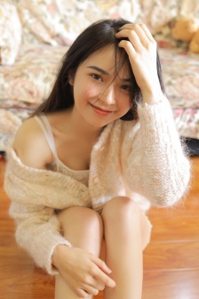 男生被学生打哭求饶